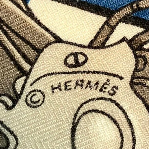 Hermes Scarf Carre Gray - Picture 2 of 10